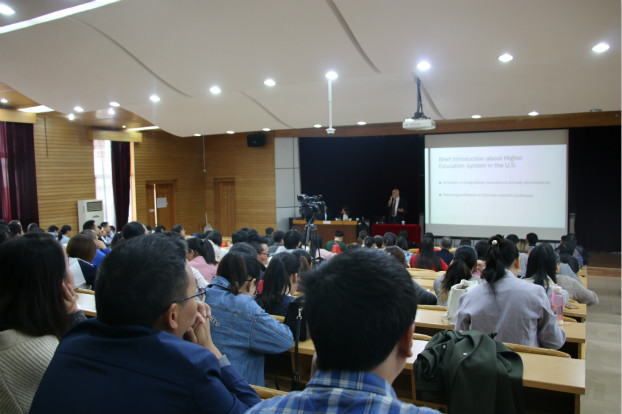讲座现场1.jpg
