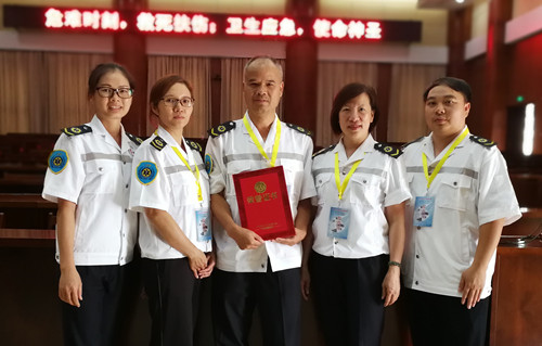 参加比赛后的合影_副本.jpg