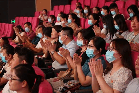 f0cb8c6e02964101d6bee5cf610e11b5