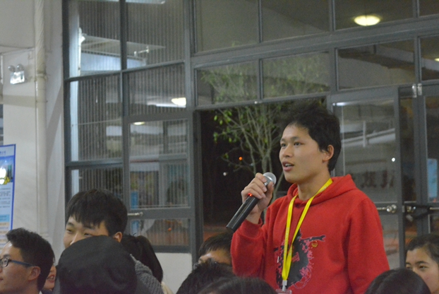 图2 同学们现场提问交流.JPG