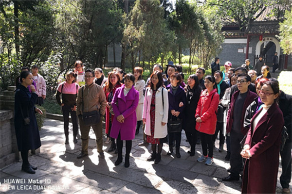 校工会组织工会干部开展“传统家风 廉孝教育”活动