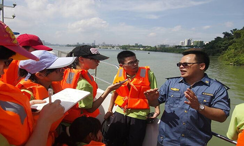 梁副局长讲解航道知识