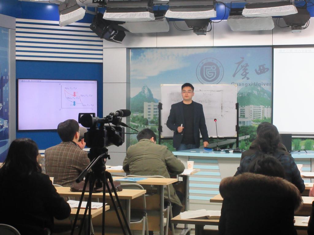 网络与现代教育技术中心演播录播室开展新教师教学诊断活动