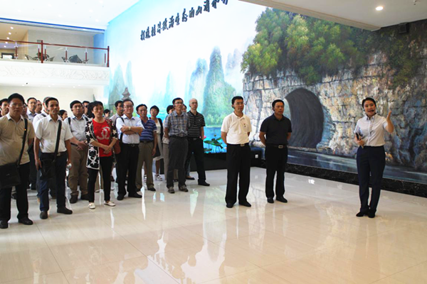 我校组织第二批处级以上领导干部到桂林市开展革命传统和党风廉政主题教育活动